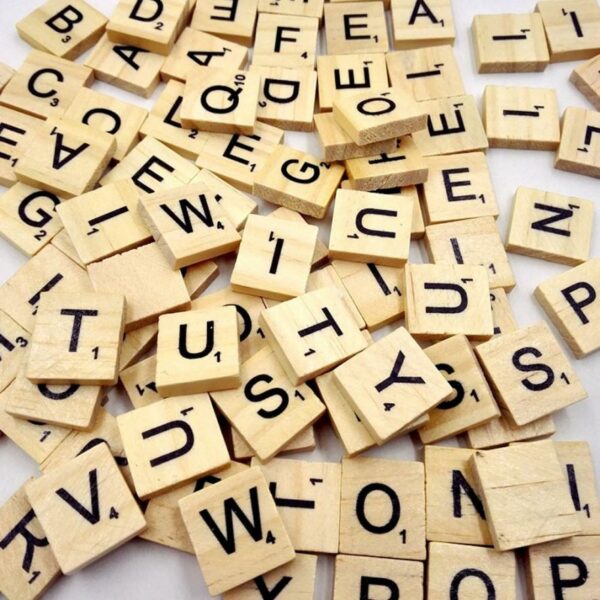 100 st/förp trä bokstäver (scrabble)