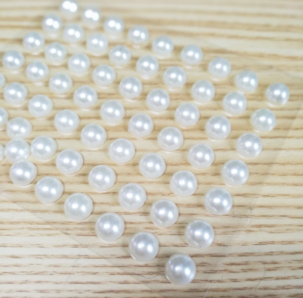 63 Självhäftande pärlor för dekoration 10mm